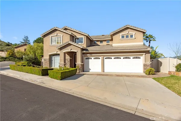 front view of house with a yard