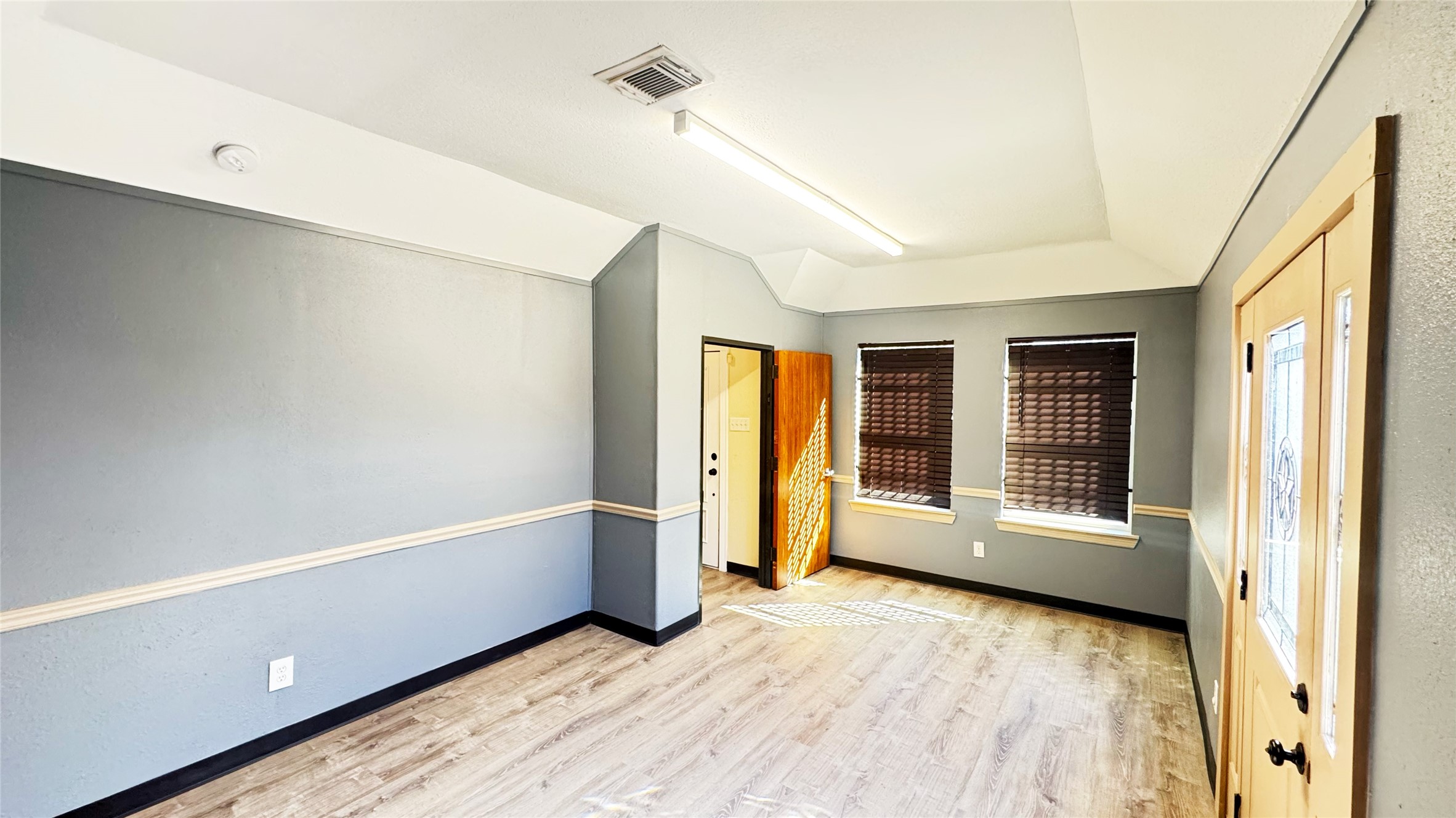 6623 Gulf Freeway Houston, TX 77087 - Photo 6 of 38