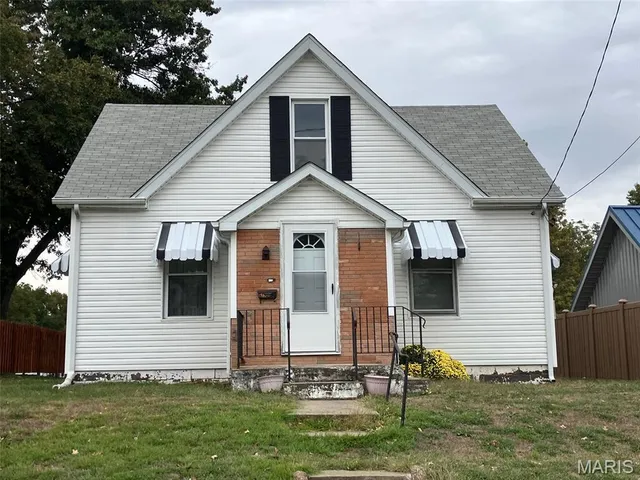 $69,900 | 413 West Broadway, Trenton, IL 62293