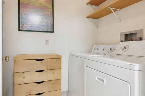 $149,500 | 5697 Green Cir Drive, Unit 219, Minnetonka, MN 55343