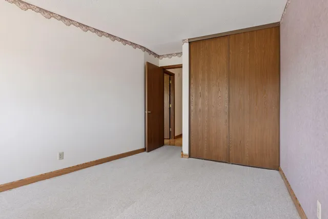 $149,500 | 5697 Green Cir Drive, Unit 219, Minnetonka, MN 55343