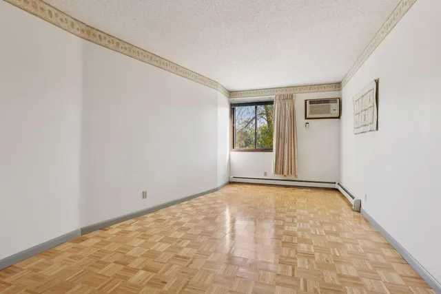 $147,500 | 5697 Green Cir Drive, Unit 219, Minnetonka, MN 55343