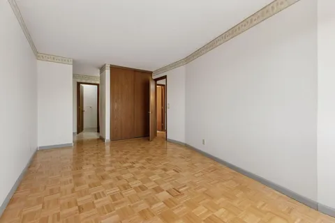 $149,500 | 5697 Green Cir Drive, Unit 219, Minnetonka, MN 55343