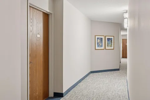 $149,500 | 5697 Green Cir Drive, Unit 219, Minnetonka, MN 55343