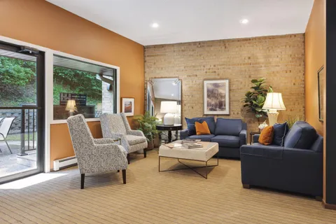 $149,500 | 5697 Green Cir Drive, Unit 219, Minnetonka, MN 55343