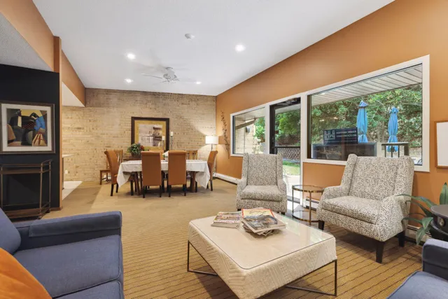 $149,500 | 5697 Green Cir Drive, Unit 219, Minnetonka, MN 55343