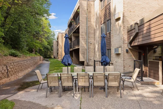 $149,500 | 5697 Green Cir Drive, Unit 219, Minnetonka, MN 55343