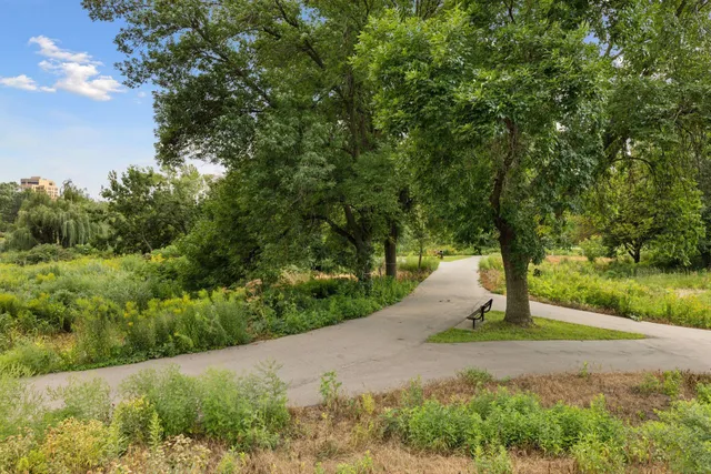 $149,500 | 5697 Green Cir Drive, Unit 219, Minnetonka, MN 55343