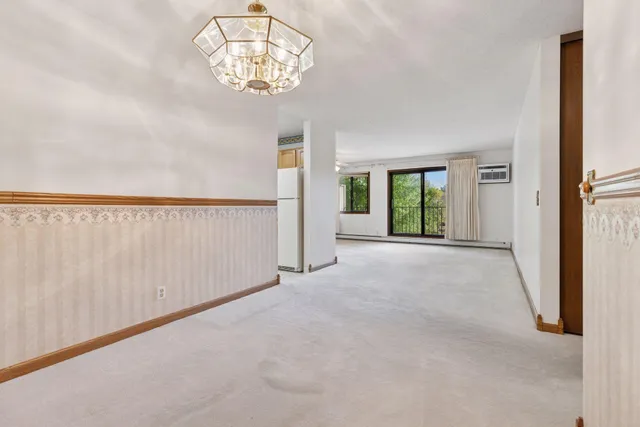 $149,500 | 5697 Green Cir Drive, Unit 219, Minnetonka, MN 55343