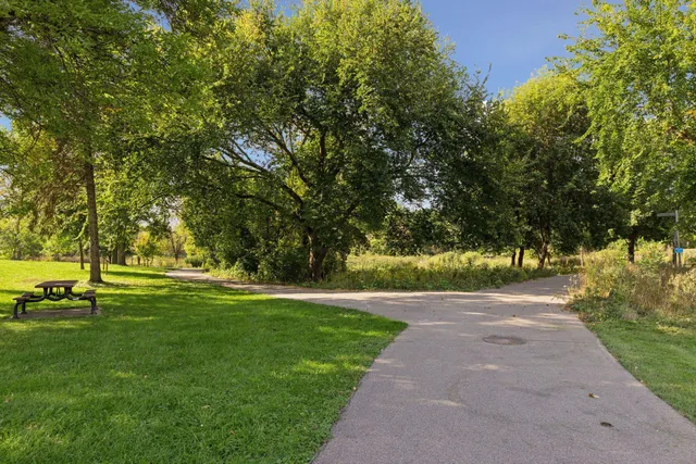 $149,500 | 5697 Green Cir Drive, Unit 219, Minnetonka, MN 55343