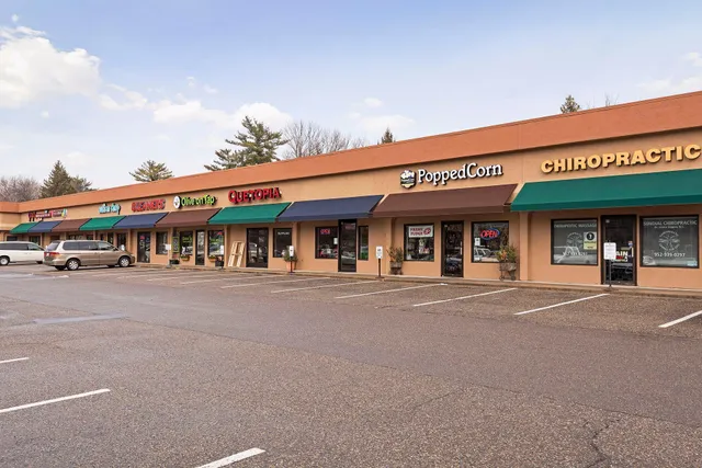 $149,500 | 5697 Green Cir Drive, Unit 219, Minnetonka, MN 55343