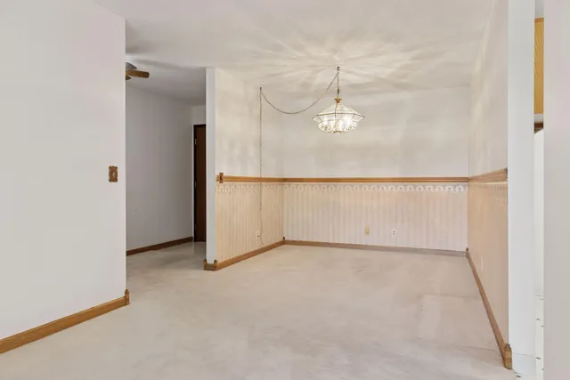 $149,500 | 5697 Green Cir Drive, Unit 219, Minnetonka, MN 55343