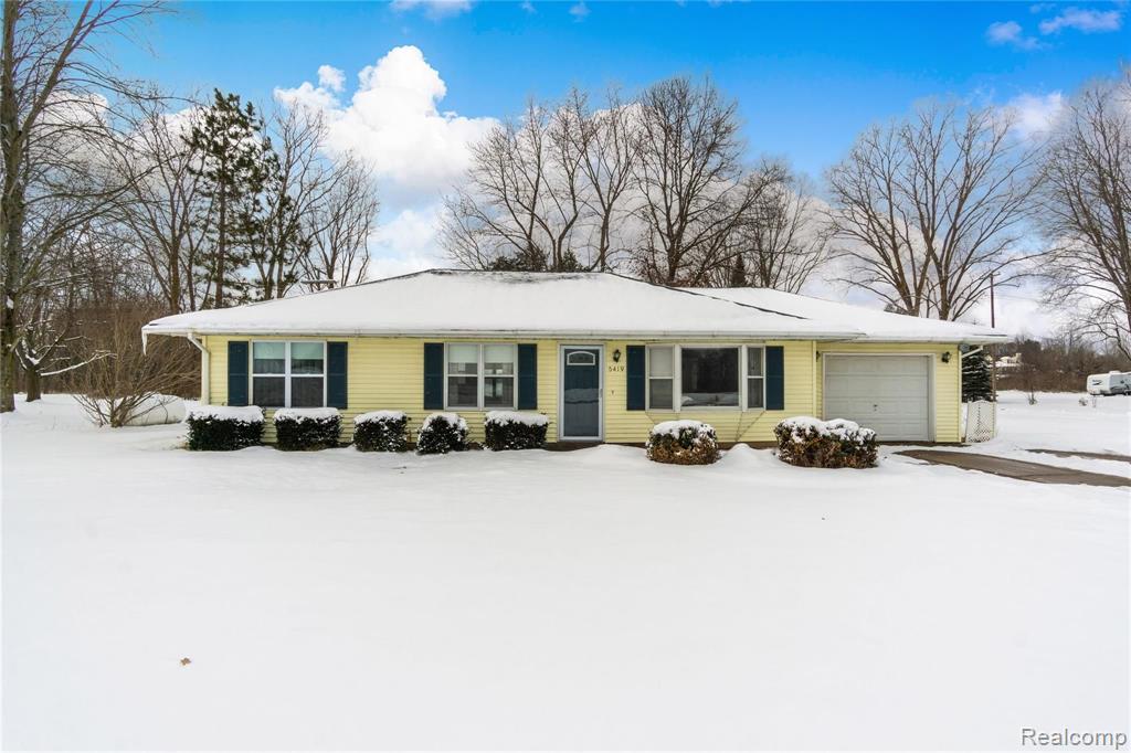 5419 Oak Grove Road Howell, MI 48855 - Photo 2 of 18