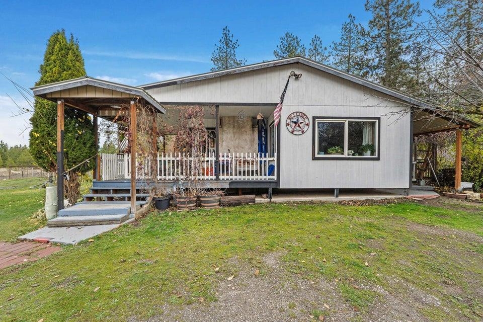 21018 North Austin Road Colbert, WA 99005 - Photo 7 of 38