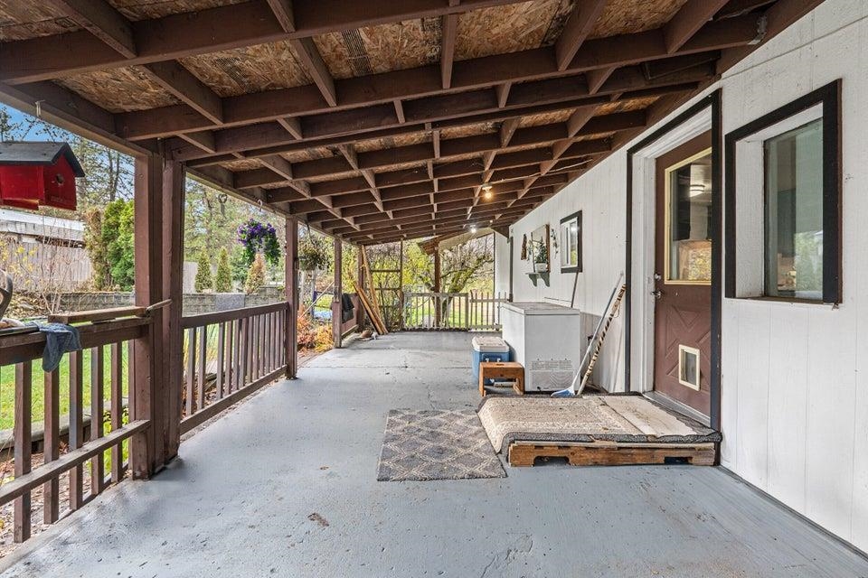 21018 North Austin Road Colbert, WA 99005 - Photo 9 of 38