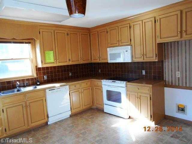3419 Polo Road, Unit 7 Winston-Salem, NC 27106 - Photo 5 of 12 Kitchen.