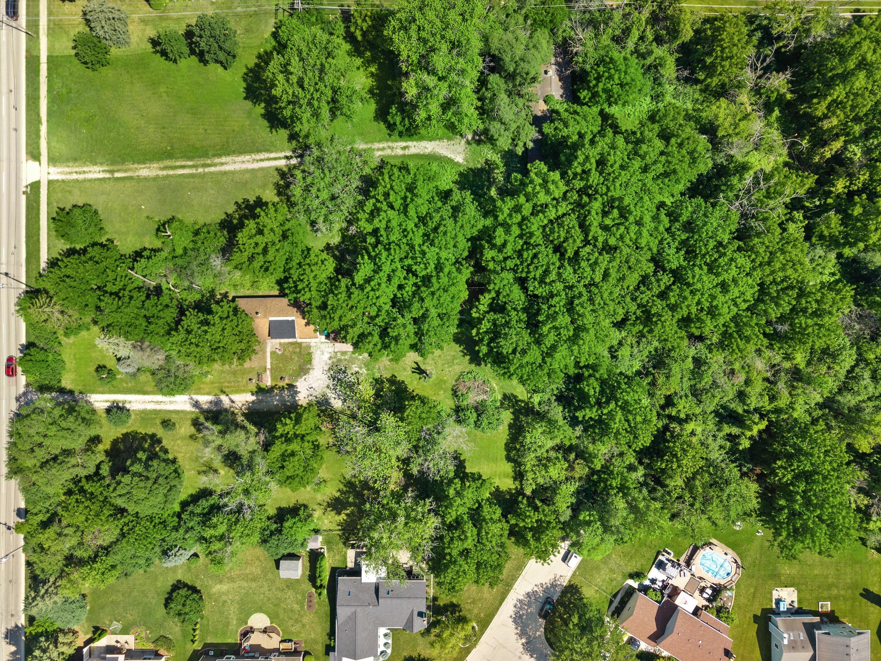 W156N7968 Pilgrim Road Menomonee Falls, WI 53051 - Photo 9 of 25 08-DJI_20260710105518_0884_D