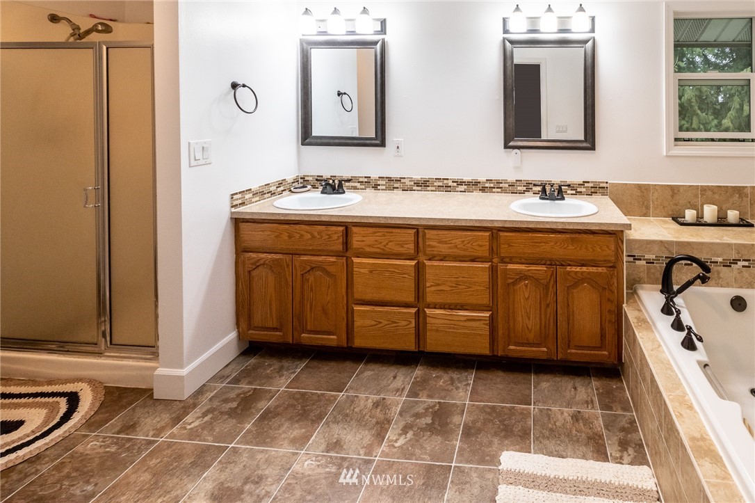 843 Loomis Trail Road Lynden, WA 98264 - Photo 17 of 33