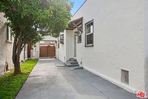 $815,000 | 1135 West 81st Place, Los Angeles, CA 90044