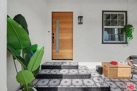 $815,000 | 1135 West 81st Place, Los Angeles, CA 90044