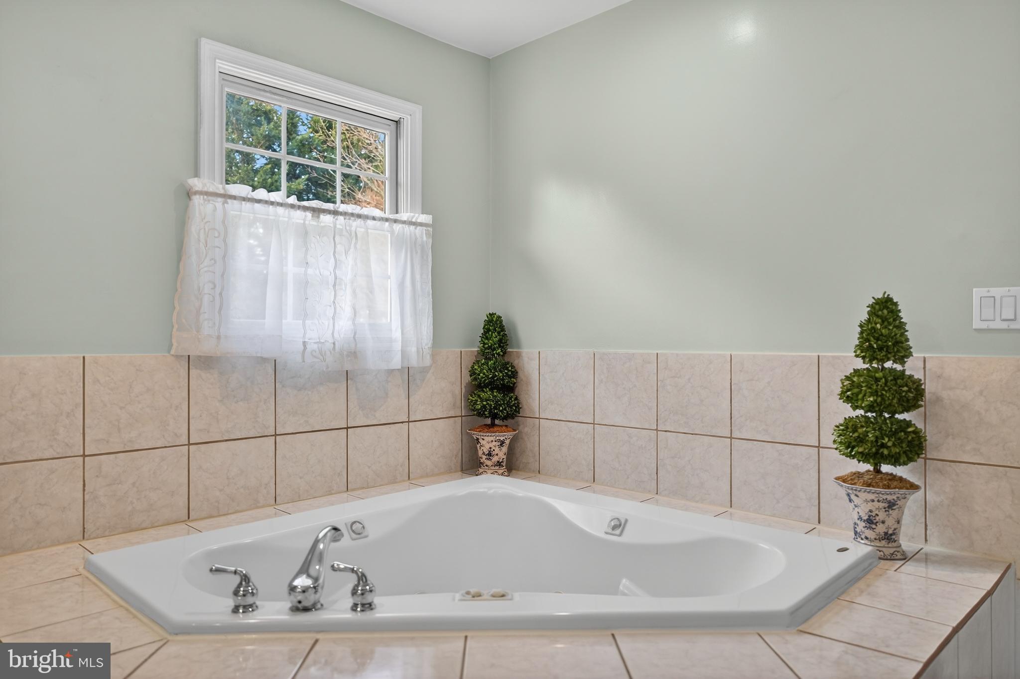 2013 Sullivan Lane Silver Spring, MD 20906 - Photo 13 of 36