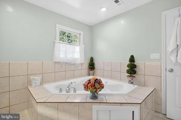 $1,265,000 | 2013 Sullivan Lane, Silver Spring, MD 20906