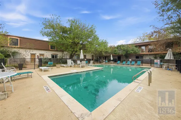 $975 | 7801 Shoal Creek Boulevard, Unit 256, Austin, TX 78757