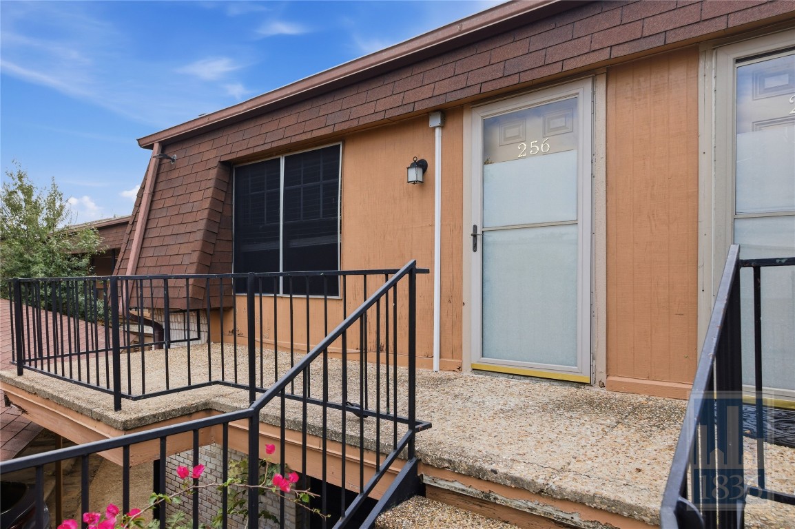 7801 Shoal Creek Boulevard, Unit 256 Austin, TX 78757 - Photo 22 of 27 a view of entryway