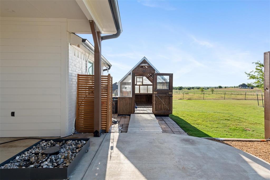 2060 Melton Road Sanger, TX 76266 - Photo 32 of 38