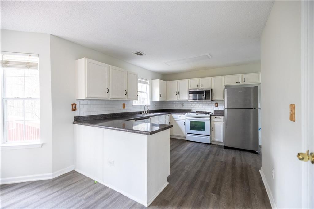 3635 Spring Mesa Drive Southwest Snellville, GA 30039 - Photo 2 of 31