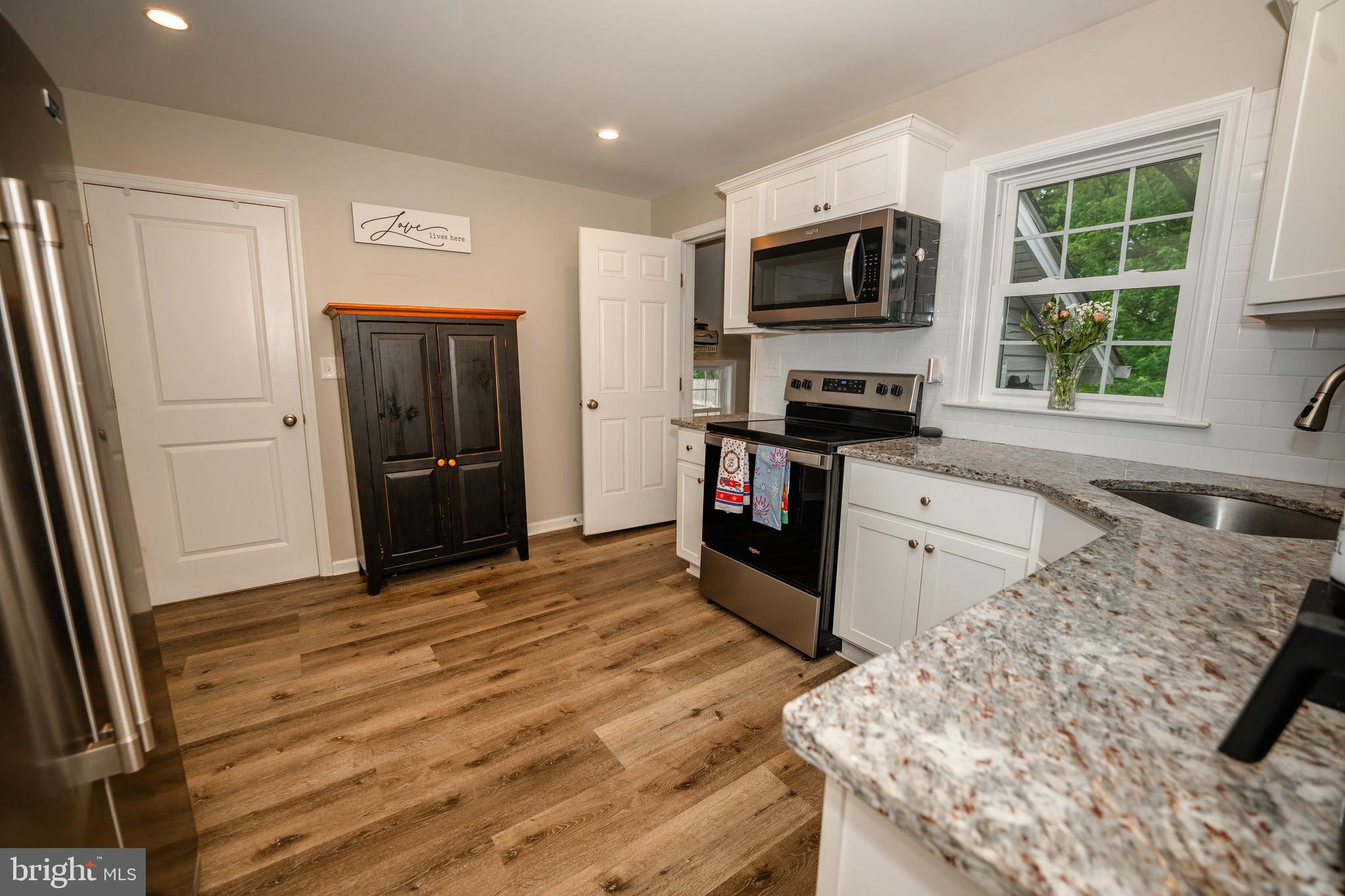 160 Highland Road Schwenksville, PA 19473 - Photo 24 of 46 Granite Countertops