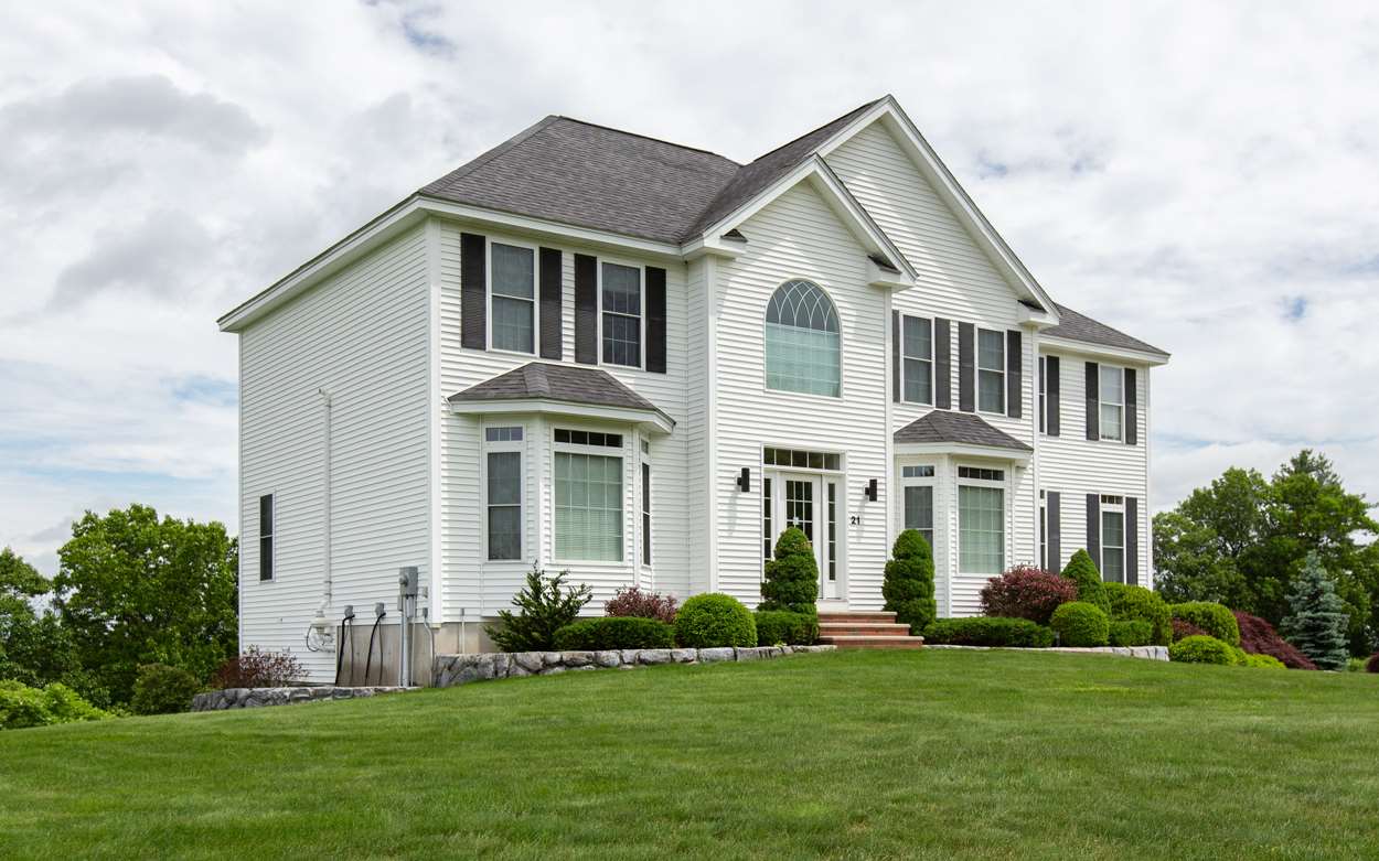 21 Collins Way Pelham, NH 03076 - Photo 1 of 35