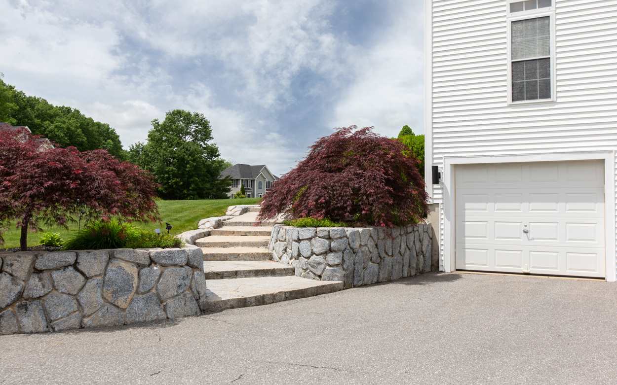 21 Collins Way Pelham, NH 03076 - Photo 28 of 35
