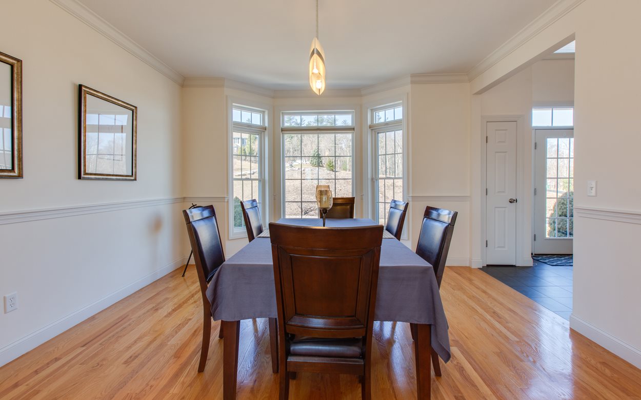 21 Collins Way Pelham, NH 03076 - Photo 5 of 35