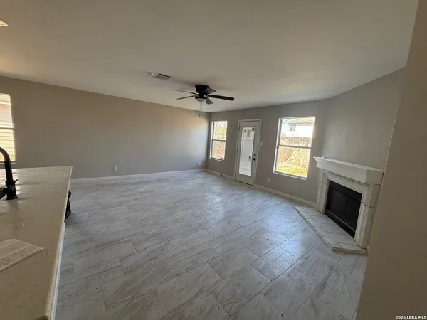 $297,777 | 117 Creekside Drive, Cibolo, TX 78108