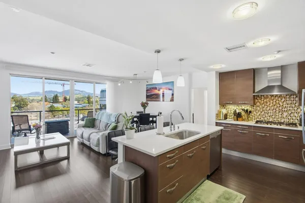 $869,990 | 555 Ygnacio Valley Road, Unit 220, Walnut Creek, CA 94596