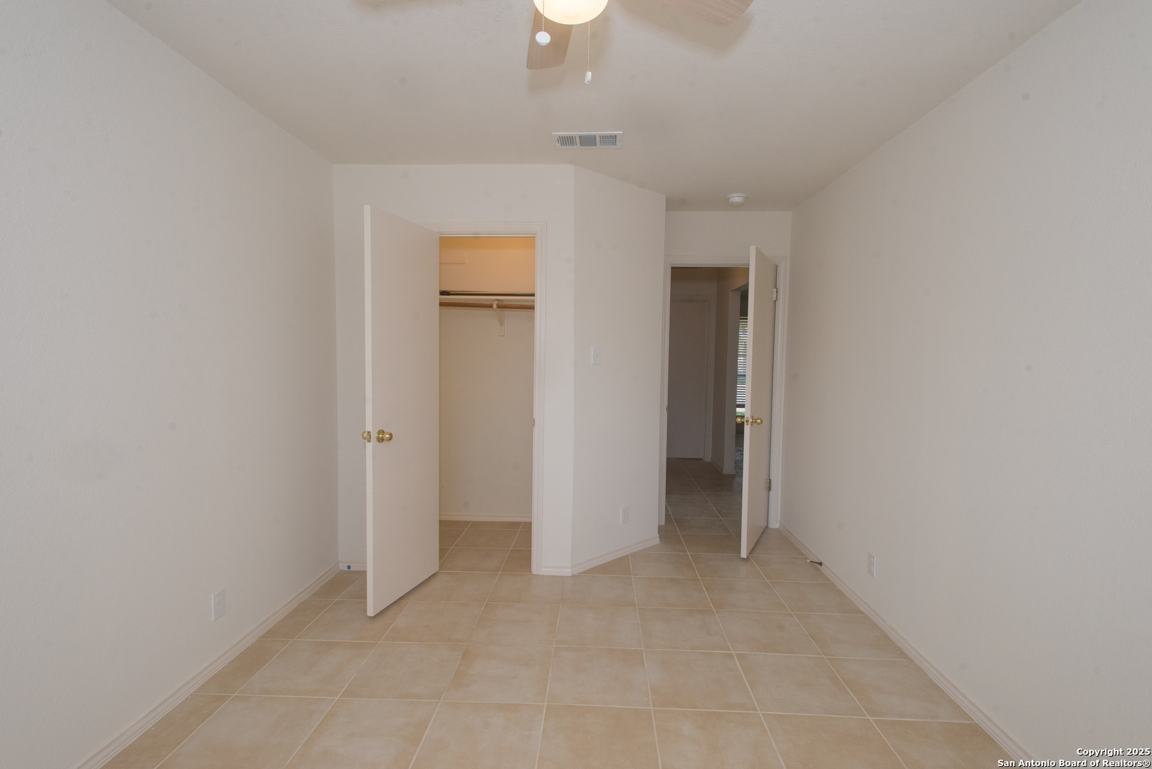 8914 Timber Run San Antonio, TX 78250 - Photo 7 of 23 an empty room with a bathroom