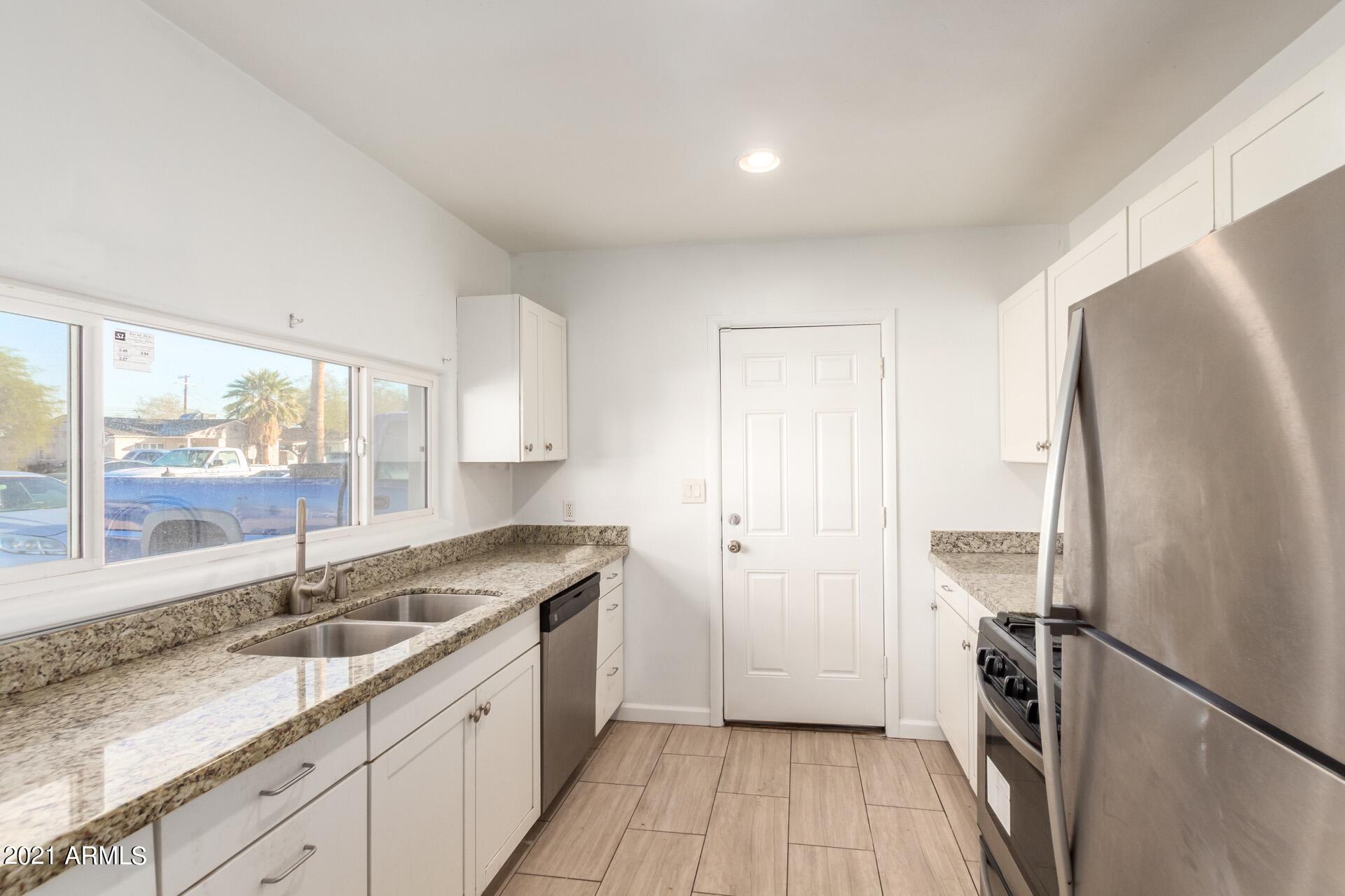 2015 West Monte Vista Road Phoenix, AZ 85009 - Photo 12 of 36 09 Monte Vista