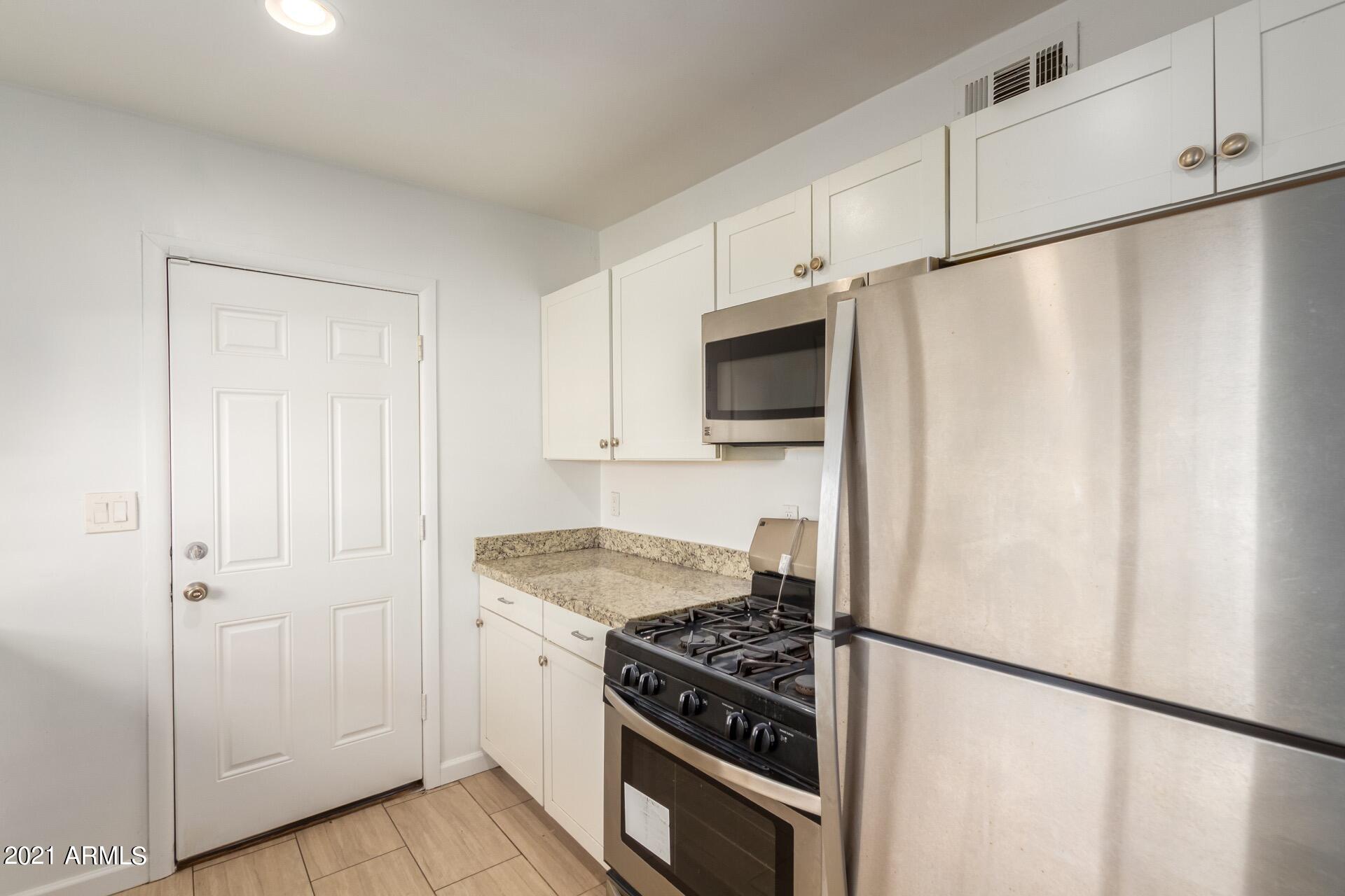 2015 West Monte Vista Road Phoenix, AZ 85009 - Photo 8 of 36 05 Monte Vista