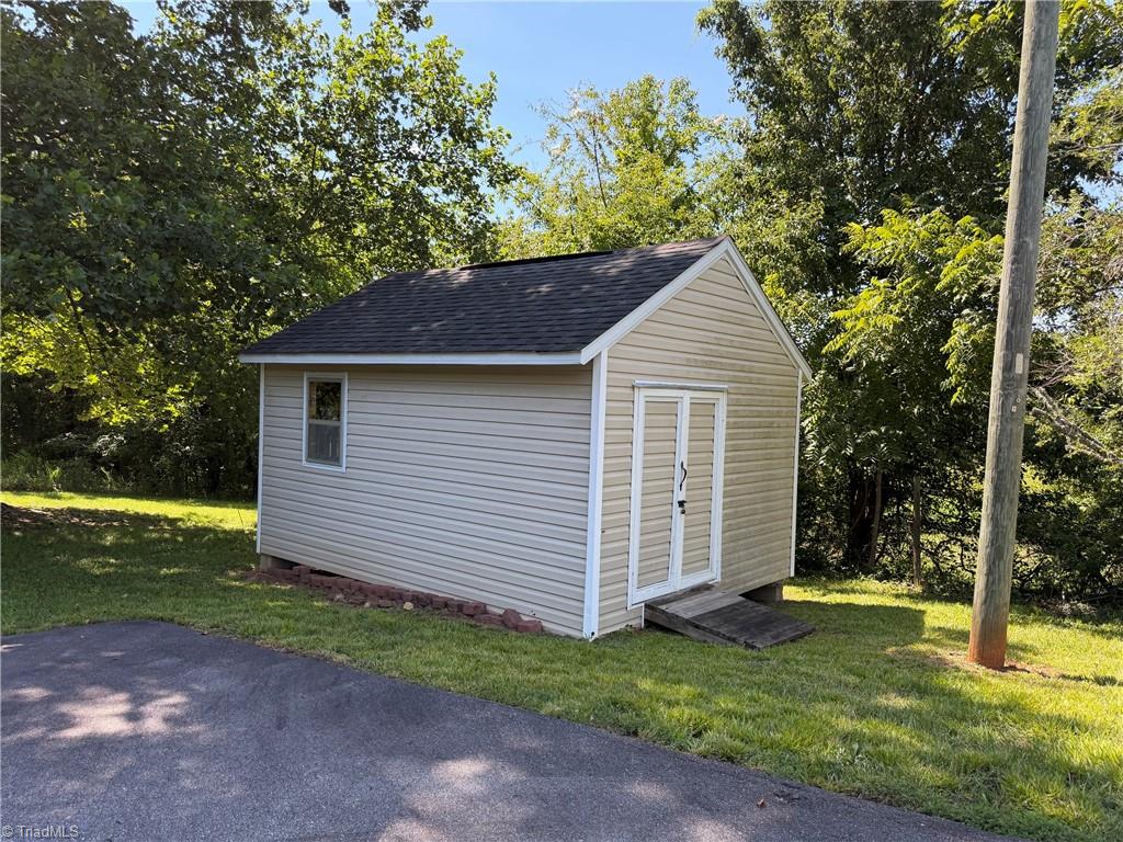 255 Big Oak Road Elkin, NC 28621 - Photo 28 of 31 Gallery Image 28
