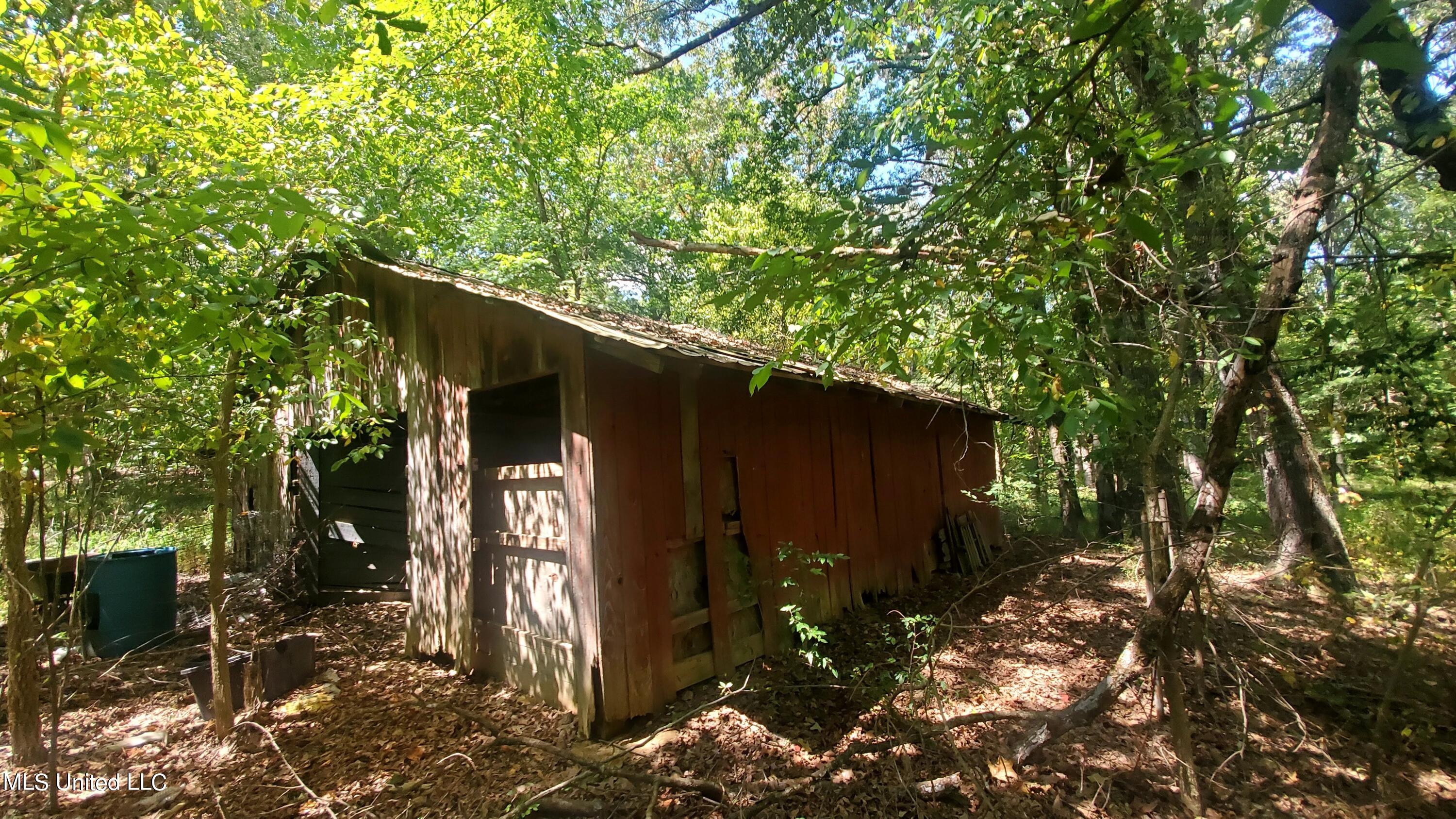 7443 Tate Marshall Road Coldwater, MS 38618 - Photo 6 of 20 Barn
