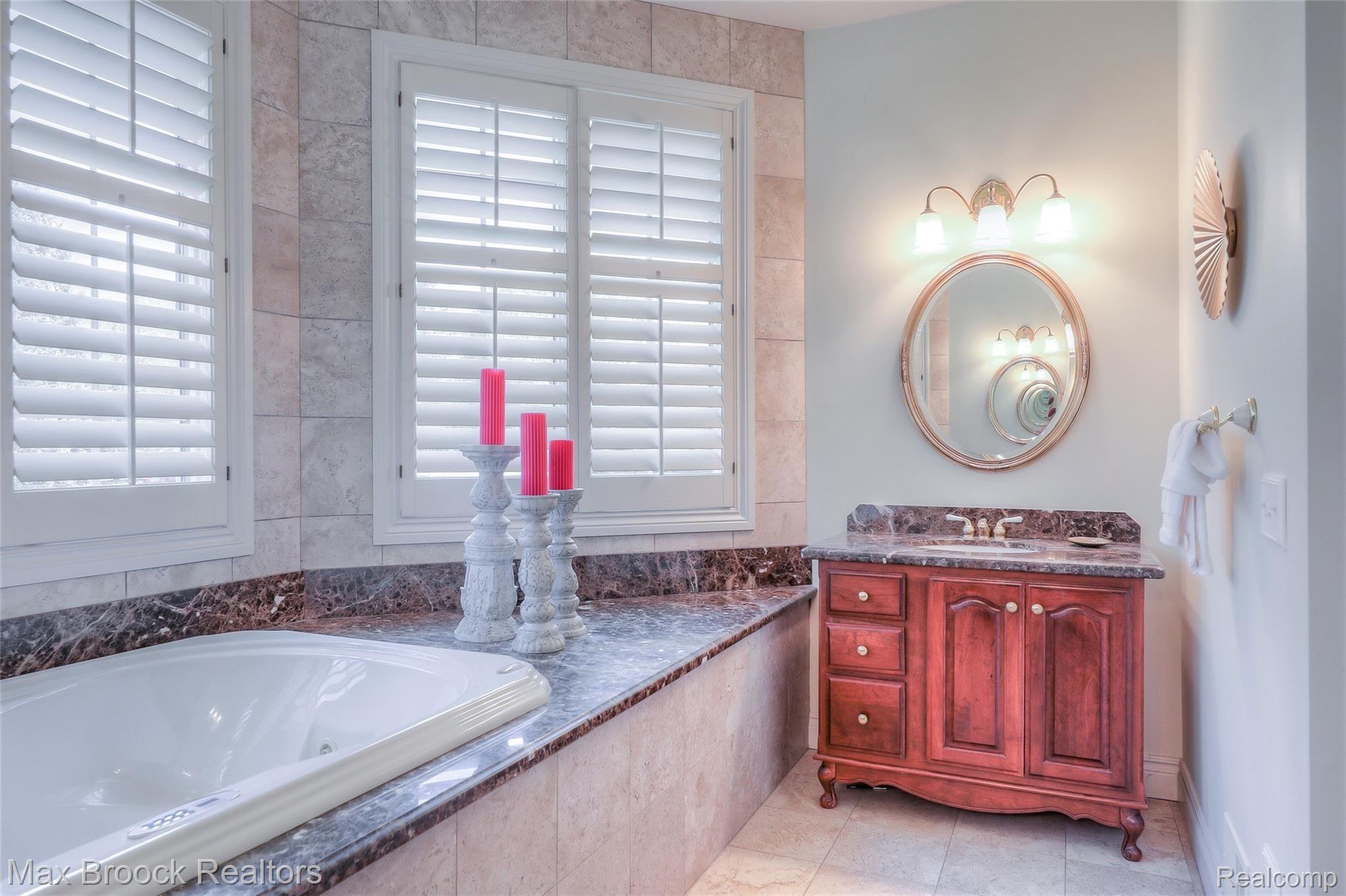 3696 Walnut Brook Drive Rochester, MI 48309 - Photo 18 of 31 Master Bath.jpg
