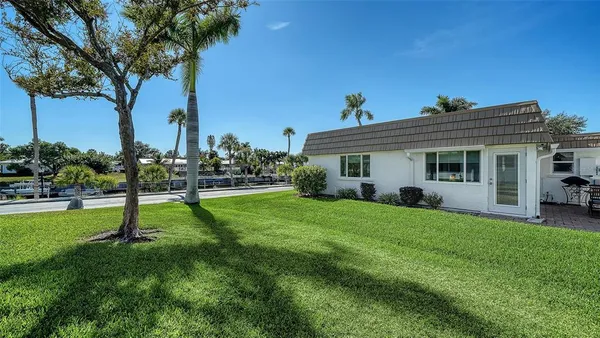 $3,500 | 2657 Riverbluff Parkway, Unit V122, Sarasota, FL 34231