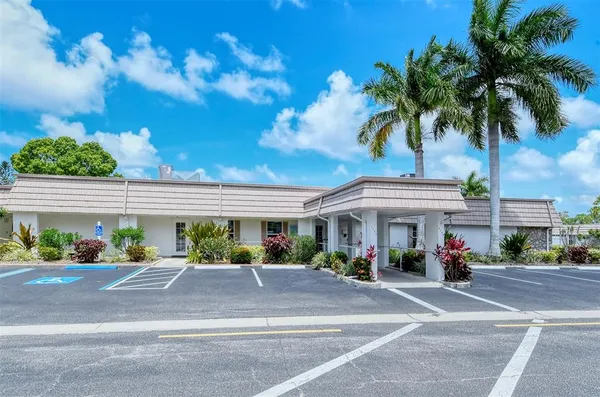 $3,500 | 2657 Riverbluff Parkway, Unit V122, Sarasota, FL 34231