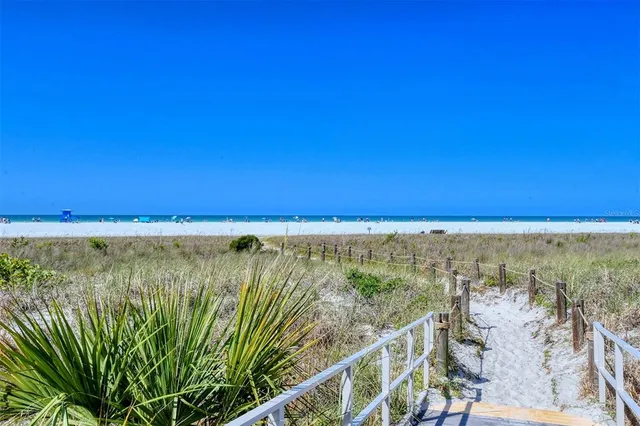 $2,950 | 2657 Riverbluff Parkway, Unit V122, Sarasota, FL 34231