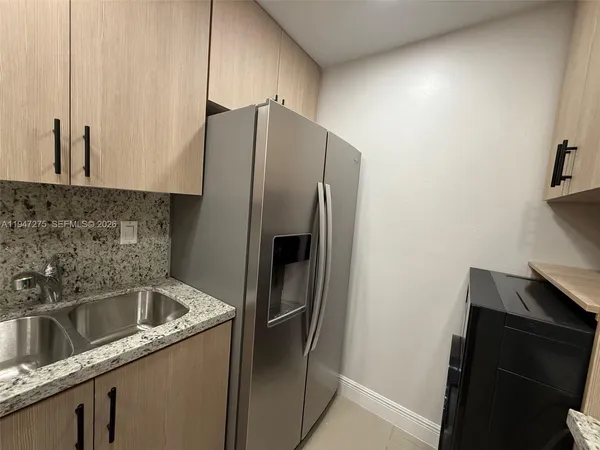 $2,250 | 5033 Northwest 7th Street, Unit 306, Miami, FL 33126