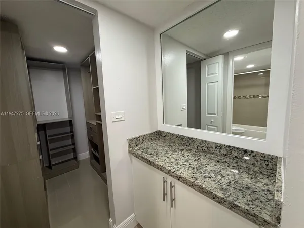 $2,250 | 5033 Northwest 7th Street, Unit 306, Miami, FL 33126