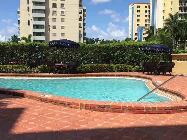 $2,400 | 5033 Northwest 7th Street, Unit 306, Miami, FL 33126