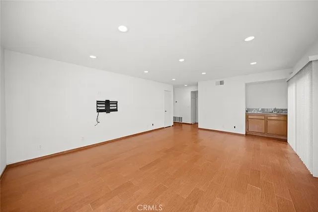 $5,950 | 18402 Oxboro Lane, Huntington Beach, CA 92648