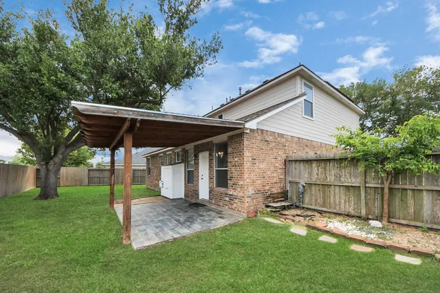 $2,400 | 13114 Oak Ledge Drive, Houston, TX 77065